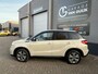 Suzuki Vitara 1.4 Boosterjet 140PK TwoTone,Navi,Clima,Cruise,Isofix,Carplay,Camera,Stoelverwarming,ElektrRamen+Spiegels,Usb,Led.