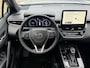 Toyota Corolla Cross Hybrid 140 Dynamic **PANORAMA DAK/ STOEL EN STUURWIELVERWARMING/ PARKEERSENSOREN/ DODEHOEK DETECTIE**