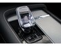 Volvo XC90 2.0 T8 Recharge AWD Ultimate Dark | Luchtvering | Head-up display | Bowers & Wilkins Audio | Elektr. verstelbare voorstoelen i.c.m. Memory | Stoel + stuurverwarming | 360 Camera | Schuif-\-kanteldak | Lederen dashoboard | Gelamineerde ramen |