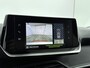 Peugeot 2008 SUV Allure Pack 130pk Automaat | Navigatie via Apple CarPlay / Android Auto | Achteruitrijcamera | 3D Cockpit | Stoelverwarming | Climate Control | Adaptieve Cruise Control | Parkeersensoren | Keyless start | Bluetooth | DAB+ radio | Elektrisch inklapbare spiegels | Donker getint glas | 17" lichtmetalen velgen |