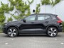 Volvo XC40 Recharge Core 70 kWh | Trekhaak | Achteruitrijcamera | Navigatie | Parkeersensoren voor + achter | Apple Carplay / Android Auto | Climate control | All season banden | LED koplampen |