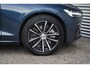 Volvo V60 T6 Plug-in hybrid AWD Plus Dark | 2000 kg trekgewicht | Elektrische stoelen met geheugen | Harman/Kardon Audio | Stoel & Stuurverwarming | Dodehoeksensoren | adaptieve cruise controle |