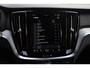 Volvo V60 T6 Plug-in hybrid AWD Plus Dark | 2000 kg trekgewicht | Elektrische stoelen met geheugen | Harman/Kardon Audio | Stoel & Stuurverwarming | Dodehoeksensoren | adaptieve cruise controle |