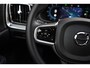 Volvo V60 T6 Plug-in hybrid AWD Plus Dark | 2000 kg trekgewicht | Elektrische stoelen met geheugen | Harman/Kardon Audio | Stoel & Stuurverwarming | Dodehoeksensoren | adaptieve cruise controle |