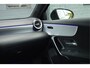 Mercedes-Benz A-klasse 180 Business Solution AMG | PANO | CAMERA | SFEERVERLICHTING |