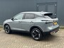 Nissan Qashqai 1.3 MHEV Xtronic N-Connecta / Fabrieksgarantie tot 03-2028  / Facelift Nieuw Model / Cold Pack / HUD / Trekgewicht 1800 kg / Stuur-, Stoel en Voorruit verwarming / Elektrische achterklep / Camera 360° / Adaptief CC / Apple Carplay Android Auto /18" LM wielen met All Season banden /