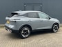 Nissan Qashqai 1.3 MHEV Xtronic N-Connecta / Fabrieksgarantie tot 03-2028  / Facelift Nieuw Model / Cold Pack / HUD / Trekgewicht 1800 kg / Stuur-, Stoel en Voorruit verwarming / Elektrische achterklep / Camera 360° / Adaptief CC / Apple Carplay Android Auto /18" LM wielen met All Season banden /