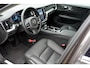 Volvo V60 T6 Plug-in hybrid AWD Essential Bright | Verwarmde Voorstoelen, Stuurwiel en Achterbank | Semi- Elektrische Trekhaak | Park Assist | Adaptieve Cruise Control | Leder Pakket