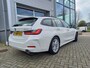 BMW 3-Serie Touring 320e PHEV - WIDESCREEN - LEER - CAMERA - 1 EIGENAAR - NL AUTO - PLUG-IN -