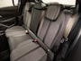 Peugeot 208 Hybrid 100 e-DCS6 Allure Automaat (VIRTUAL COCKPIT, APPLE CARPLAY, GROOT NAVI, 360 CAMERA, LEDER, STOELVERWARMING, SPORTSTOELEN, ADAPTIVE CRUISE, GETINT GLAS, NIEUWSTAAT)