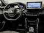 Peugeot 208 Hybrid 100 e-DCS6 Allure Automaat (VIRTUAL COCKPIT, APPLE CARPLAY, GROOT NAVI, 360 CAMERA, LEDER, STOELVERWARMING, SPORTSTOELEN, ADAPTIVE CRUISE, GETINT GLAS, NIEUWSTAAT)