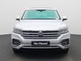Volkswagen Touareg Atmosphere 3.0 TSi eHybrid 4MOTION 381 PK | Automaat | V6 | Plug-In | Luchtvering | Panorama Dak | Dealeronderhouden | Trekhaak | Achterklep Elektrisch