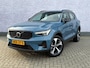 Volvo XC40 2.0 B4 Plus Dark | Trekhaak | Achteruitrijcamera | Harman Kardon Audio | Adaptive Cruise Control | Stoel-/Stuurverwarming | Elektrisch Verstelbare Bestuurdersstoel