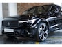 Volvo XC60 T6 Plug-in hybrid AWD Ultra Black Edition | Bowers & Wilkins Premium Audio| Luchtvering | 22" Lichtmetalen velgen | Google infotainment | Stoelverwarming | Stoelventilatie | 360° Parkeercamera | Parkeersensoren voor + achter | Parkeerverwarming
