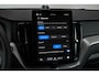 Volvo XC60 T6 Plug-in hybrid AWD Ultra Black Edition | Bowers & Wilkins Premium Audio| Luchtvering | 22" Lichtmetalen velgen | Google infotainment | Stoelverwarming | Stoelventilatie | 360° Parkeercamera | Parkeersensoren voor + achter | Parkeerverwarming