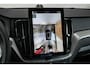 Volvo XC60 T6 Plug-in hybrid AWD Ultra Black Edition | Bowers & Wilkins Premium Audio| Luchtvering | 22" Lichtmetalen velgen | Google infotainment | Stoelverwarming | Stoelventilatie | 360° Parkeercamera | Parkeersensoren voor + achter | Parkeerverwarming