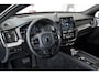 Volvo XC60 T6 Plug-in hybrid AWD Ultra Black Edition | Bowers & Wilkins Premium Audio| Luchtvering | 22" Lichtmetalen velgen | Google infotainment | Stoelverwarming | Stoelventilatie | 360° Parkeercamera | Parkeersensoren voor + achter | Parkeerverwarming
