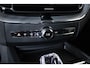Volvo XC60 T6 Plug-in hybrid AWD Ultra Black Edition | Bowers & Wilkins Premium Audio| Luchtvering | 22" Lichtmetalen velgen | Google infotainment | Stoelverwarming | Stoelventilatie | 360° Parkeercamera | Parkeersensoren voor + achter | Parkeerverwarming