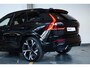 Volvo XC60 T6 Plug-in hybrid AWD Ultra Black Edition | Bowers & Wilkins Premium Audio| Luchtvering | 22" Lichtmetalen velgen | Google infotainment | Stoelverwarming | Stoelventilatie | 360° Parkeercamera | Parkeersensoren voor + achter | Parkeerverwarming