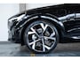 Volvo XC60 T6 Plug-in hybrid AWD Ultra Black Edition | Bowers & Wilkins Premium Audio| Luchtvering | 22" Lichtmetalen velgen | Google infotainment | Stoelverwarming | Stoelventilatie | 360° Parkeercamera | Parkeersensoren voor + achter | Parkeerverwarming