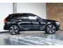 Volvo XC60 T6 Plug-in hybrid AWD Ultra Black Edition | Bowers & Wilkins Premium Audio| Luchtvering | 22" Lichtmetalen velgen | Google infotainment | Stoelverwarming | Stoelventilatie | 360° Parkeercamera | Parkeersensoren voor + achter | Parkeerverwarming