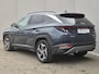 Hyundai Tucson 1.6 T-GDI HEV Premium Sky Automaat / Fabrieksgarantie tot 03-2029 / Dealer onderhouden / Adaptief cruise control / Glazen schuif- en kanteldak / Elektrische achterklep / Stuur-, Stoel en Achterbank verwarming / Rondomzicht camera / Adaptief CC /