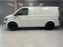 Volkswagen Transporter 2.0 TDi L1H1 Black & White Edition | Navigatie | Betimmering | Airco | Lichtmetalen velgen |