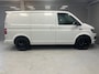 Volkswagen Transporter 2.0 TDi L1H1 Black & White Edition | Navigatie | Betimmering | Airco | Lichtmetalen velgen |