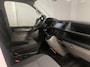 Volkswagen Transporter 2.0 TDi L1H1 Black & White Edition | Navigatie | Betimmering | Airco | Lichtmetalen velgen |