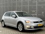 Volkswagen Golf 1.0 TSI Comfortline / Navigatie / Parkeersensoren V+A / Climate controle / Cruise controle / Lichtmetaal 16 inch / **