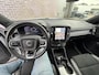 Volvo XC40 Recharge P8 AWD R-Design | Adaptive cruise control | Stoel- en stuurwielverwarming | 360 camera | Warmtepomp | Elektrische stoelverstelling | Parkeersensoren voor + achter | Voorruitverwarming | Dode hoek detectie BLIS |