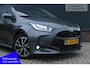 Toyota Yaris 1.5 Hybrid Dynamic I Navigatie I Allseason banden I NL-auto