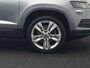 Skoda Karoq 1.0 TSI Style DSG116pk Dealer O.H. | Trekhaak Af Fabriek | Panodak | Camera | Apple Carplay | Sportstoelen Verwarmd | Navigatie | Keyless | Cruise Control | DAB |