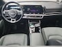 Kia Sportage 1.6T Hybrid Dark Edition | Stoel en stuurverwarming | Elektrisch bedienbare voorstoelen | Navigatie | Camera | Parkeersensoren voor en achter | Apple Carplay | Android Auto |