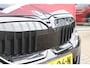 BMW 5-Serie 550e 490PK xDRIVE | ICONIC GLOW GRILL | PANORAMA DAK | MEESTURENDE ACHTERAS | STUUR VERWARMING | M SPORT PAKKET PRO | 20" LICHTMETALEN VELGEN | ZONNESCHERM ACHTERRUIT ELEKTRISCH | INTERIEURLIJSTEN M DONKERZILVER/CARBON FIBER | BOWERS & WILKINS AUDIO SYSTEM | DRIVING ASSISTANT PLUS | SHADOW LINE | INNOVATIE PAKKET | TRAVEL PAKKET | COMFORT PAKKET (AUTOMATISCHE AIRCONDITIONING 4 ZONES MET AUTOMATISCHE LUCHTCIRCULATIEFUNCTIE, STOELVERWARMING VOOR + ACHTER, STOELEN ELEKTRISCH VERSTELBAAR MET MEMORY, ACTIEVE STOELVENTILATIE VOOR) | BMW INDIVIDUAL LEER MERINO SILVERSTONE/ATLAS GRIJS | COMFORT ACCES | DRAADLOZE TELEFOONLADER | DRAADLOZE APPLE CARPLAY/ANDROID AUTO | NAVIGATIE PROFFESIONAL | SFEER VERLICHTING | 360° CAMERA | ELEKTRISCH BEDIENBARE ACHTERKLEP | HEAD UP DISPLAY | ELEKTRISCH BEDIENBAAR STUURKOLOM | BMW INDIVIDUAL TANSANIT BLAU |