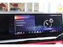 BMW 5-Serie 550e 490PK xDRIVE | ICONIC GLOW GRILL | PANORAMA DAK | MEESTURENDE ACHTERAS | STUUR VERWARMING | M SPORT PAKKET PRO | 20" LICHTMETALEN VELGEN | ZONNESCHERM ACHTERRUIT ELEKTRISCH | INTERIEURLIJSTEN M DONKERZILVER/CARBON FIBER | BOWERS & WILKINS AUDIO SYSTEM | DRIVING ASSISTANT PLUS | SHADOW LINE | INNOVATIE PAKKET | TRAVEL PAKKET | COMFORT PAKKET (AUTOMATISCHE AIRCONDITIONING 4 ZONES MET AUTOMATISCHE LUCHTCIRCULATIEFUNCTIE, STOELVERWARMING VOOR + ACHTER, STOELEN ELEKTRISCH VERSTELBAAR MET MEMORY, ACTIEVE STOELVENTILATIE VOOR) | BMW INDIVIDUAL LEER MERINO SILVERSTONE/ATLAS GRIJS | COMFORT ACCES | DRAADLOZE TELEFOONLADER | DRAADLOZE APPLE CARPLAY/ANDROID AUTO | NAVIGATIE PROFFESIONAL | SFEER VERLICHTING | 360° CAMERA | ELEKTRISCH BEDIENBARE ACHTERKLEP | HEAD UP DISPLAY | ELEKTRISCH BEDIENBAAR STUURKOLOM | BMW INDIVIDUAL TANSANIT BLAU |