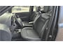 Dacia Lodgy 1.2 TCe Stepway 7p. Airco, Voorstoelen verwarmd, Multimediasysteem, Navigatie, , Cruise control, Achteruitrijcamera, Parkeersensoren, Elektrische ramen en spiegels, Lichtmetalen velgen, BOVAG GARANTIE