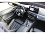 BMW 5-Serie Touring 540i xDrive Touring M Sportpakket, Panoramadak, M leerstuurwiel, 4-zone, DAB, Grootlicht assistent, BMW Live Cockpit Professional, Adaptieve LED-koplamp, ect.