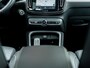 Volvo XC40 2.0 T5 AWD Intro Edition | 1e Eigenaar | Origineel NL | Harman & Kardon | Schuif/ Kantel Panoramadak | Stoelverwarming | Elektrische Zetels | Cruise Control Adaptief | 4x4 | LED Koplampen | Privacy Glas |