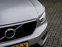 Volvo XC40 2.0 T5 AWD Intro Edition | 1e Eigenaar | Origineel NL | Harman & Kardon | Schuif/ Kantel Panoramadak | Stoelverwarming | Elektrische Zetels | Cruise Control Adaptief | 4x4 | LED Koplampen | Privacy Glas |