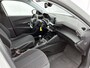 Peugeot 2008 SUV Active Pack 100pk | Navigatie | Climate Control | Cruise Control | Parkeersensoren | Stoelverwarming | Led koplampen | Bluetooth | DAB+ radio | Elektrisch inklapbare spiegels | Apple CarPlay / Android Auto | Regensensor | Automatisch dimlicht | 16” Lichtmetalen velgen |