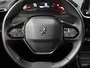 Peugeot 2008 SUV Active Pack 100PK | Navigatie | Climate Control | Cruise Control | Parkeersensoren | Stoelverwarming | Led koplampen | Bluetooth | DAB+ radio | Elektrisch inklapbare spiegels | Apple CarPlay / Android Auto | Regensensor | Automatisch dimlicht | 16” Lichtmetalen velgen |