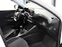 Peugeot 2008 SUV Active Pack 100PK | Navigatie | Climate Control | Cruise Control | Parkeersensoren | Stoelverwarming | Led koplampen | Bluetooth | DAB+ radio | Elektrisch inklapbare spiegels | Apple CarPlay / Android Auto | Regensensor | Automatisch dimlicht | 16” Lichtmetalen velgen |