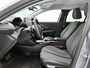 Peugeot 208 Allure Hybrid 110pk Automaat | Navigatie | Climate Control | Cruise Control | Parkeersensoren v+a | Armsteun | Digitaal instrumentenpaneel | Draadloze Apple Carplay / Android Auto | DAB+ radio | All seasonbanden | Led koplampen | Donker getint glas | 16" lichtmetalen velgen |