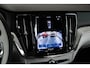 Volvo V60 B3 Automaat Essential Edition | 1ste Eigenaar | Dealeronderhouden | Google infotainment | Parkeersensoren voor + achter | Parkeercamera | achteropkomend verkeer waarschuwing | Apple Carplay/Android auto |