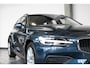 Volvo V60 B3 Automaat Essential Edition | 1ste Eigenaar | Dealeronderhouden | Google infotainment | Parkeersensoren voor + achter | Parkeercamera | achteropkomend verkeer waarschuwing | Apple Carplay/Android auto |