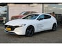 Mazda 3 HB 2.5 e-SkyActiv-G M Hybrid 140 Nagisa , Demovoordeel € 6.490,-, Automaat, Bruin Leder, Bose, Navi, Adap.Cruise, Clima, Apple Carplay, Camera, PDC, HUD, Stoelverwarming, 18" LMV