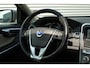 Volvo XC60 T5 Automaat FWD Summum | Elektrisch Glazen Panorama-Dak | Trekhaak Met Afneembare Kogel | Lichtmetalen Velgen 18" | Electronic Climate Controle | Voorstoelen Verwarmd | Park Assist Achter | Leder bekleding Offblack | Cruise Control | Bots Herkenning En Activatie | Autonomous Emergency Braking | Achterbank In Delen Neerklapbaar |