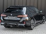 BMW 5-Serie Touring 550e XDRIVE | M-SPORT PRO | SHADOW LINE | M-SPORT SEATS | ALCANTARA HEMEL | CARBON PACKAGE | PANORAMADAK | ICONIC GRILL | ACHTERBANK VERWARMD | BOWERS&WILKINS | ACTIVE CRUISE | HEAD-UP | STUURVERWARMING | COMFORT ACCESS