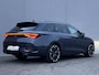 CUPRA Leon Sportstourer 1.4 e-Hybrid VZ Copper Edition Automaat / Navigatie / Elektrische trekhaak 1.500 kg / Elektrische klep / Sportstoelen / Stuur- en stoelverwarming / Apple Carplay Android / 19" LM wielen /